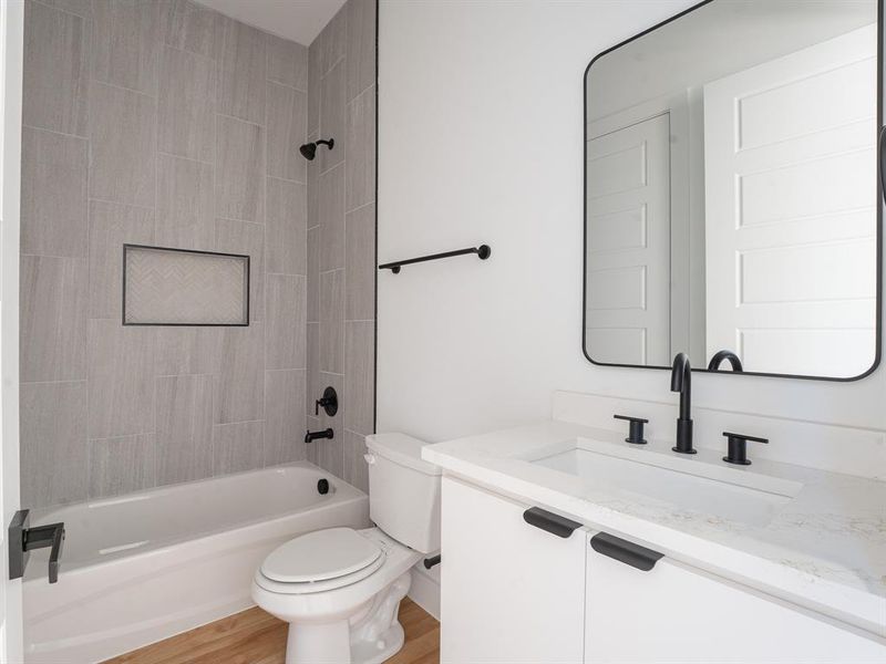 Furnished interior view inside a new home in , Dallas (Image 11).