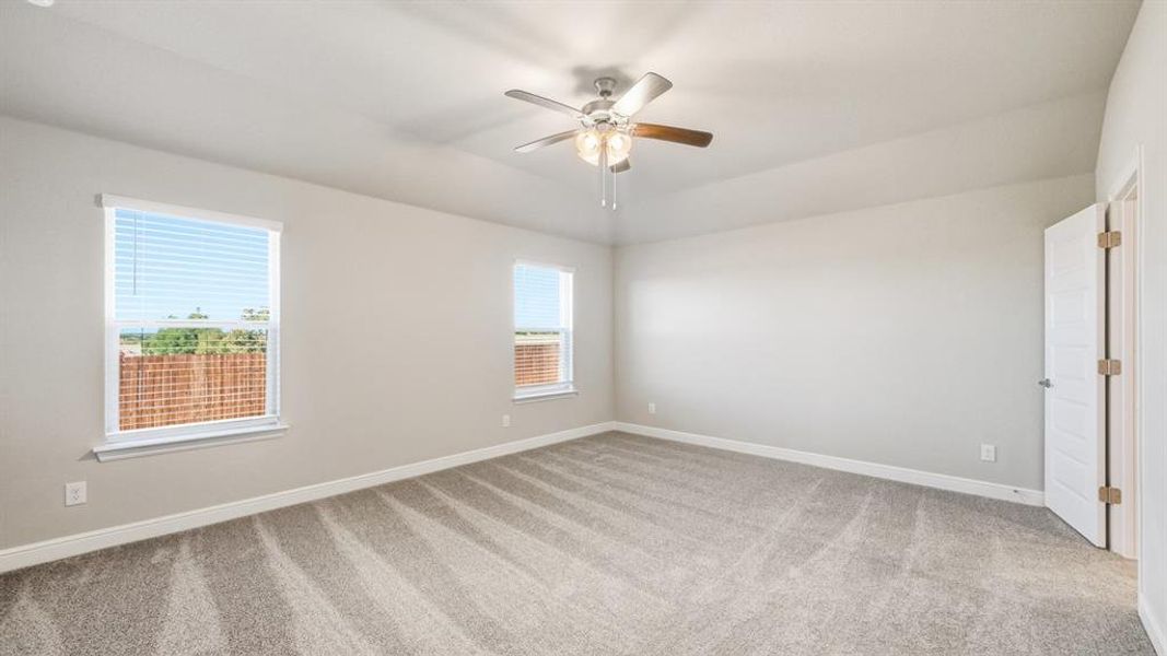 Spacious, unfurnished interior of a new home in Parkerville Meadows, DeSoto (Image 11).