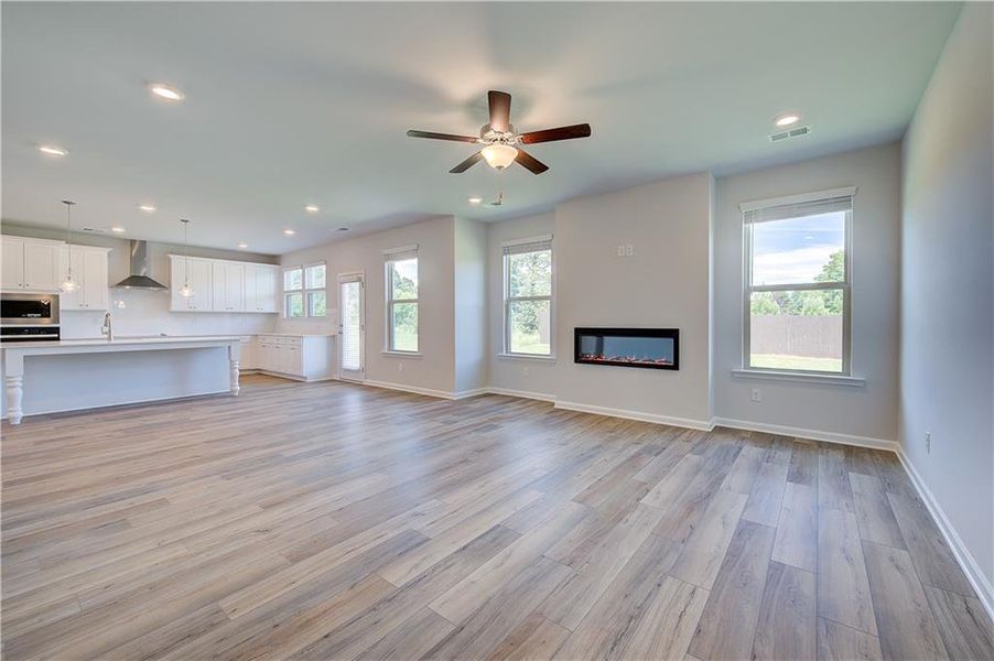 Spacious, unfurnished interior of a new home in Adagio, Dacula (Image 14).