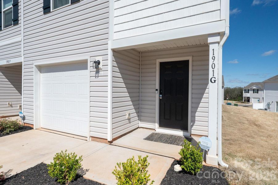 Exterior details and patio area of a home in , Newton (Image 22).