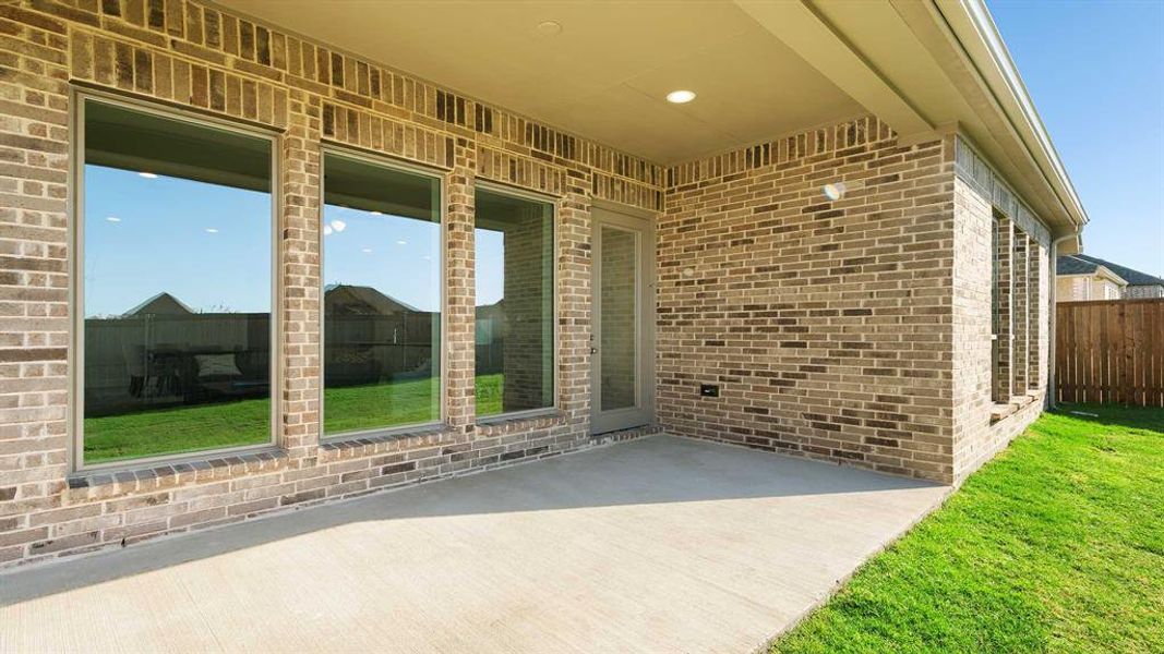 Exterior details and patio area of a home in , Forney (Image 3).