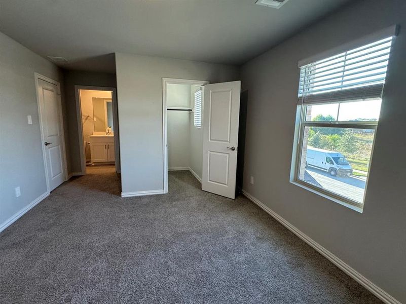 Spacious, unfurnished interior of a new home in Cibolo Hills, Fort Worth (Image 31). Spacious, unfurnished interior of a new home in Cibolo Hills, Fort Worth (Image 31).