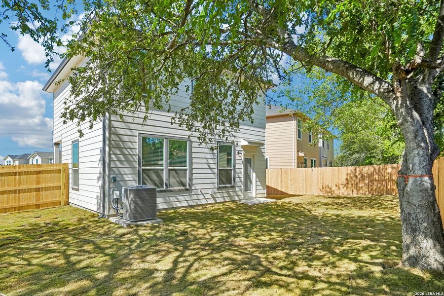 Exterior details and patio area of a home in Nagel Crossing, San Antonio (Image 19).