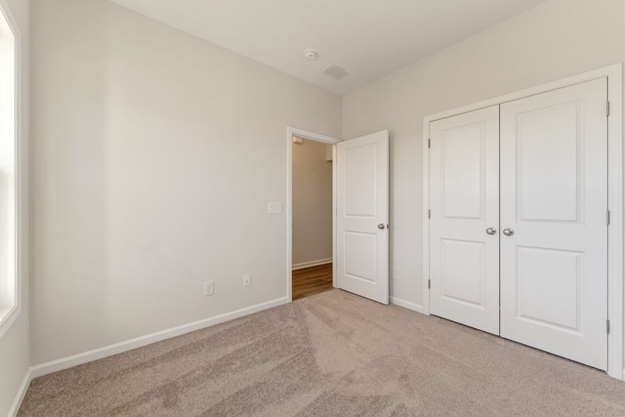 Spacious, unfurnished interior of a new home in Landmark Commons, Boiling Springs (Image 20).