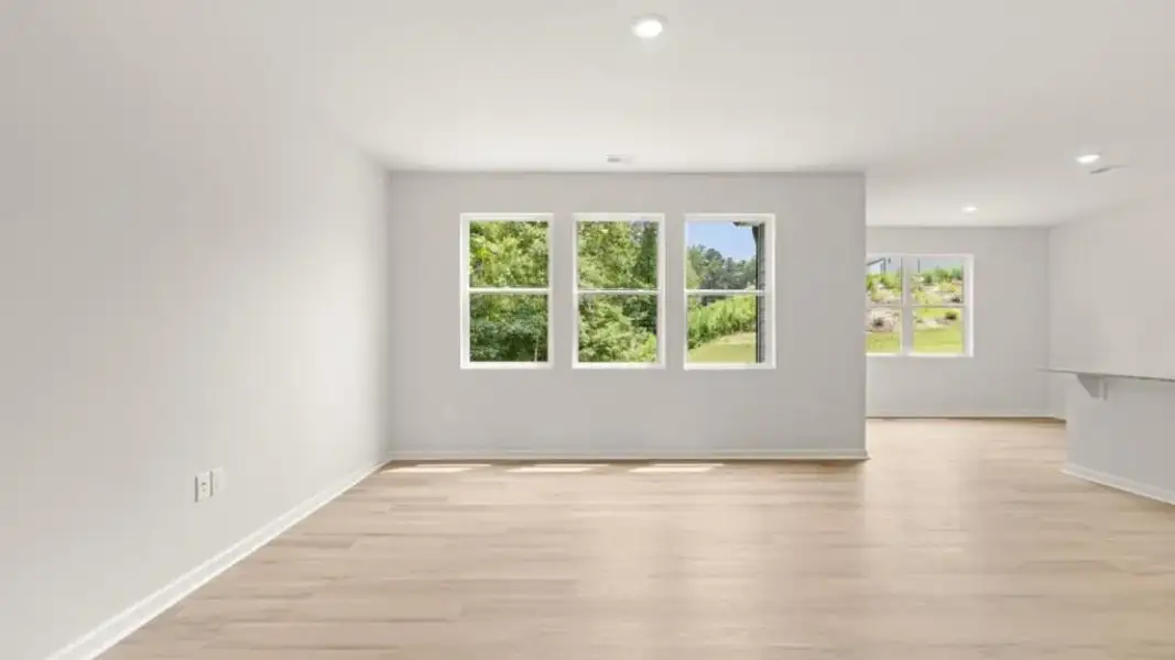 Spacious, unfurnished interior of a new home in Oakleigh Glen, Dallas (Image 20).
