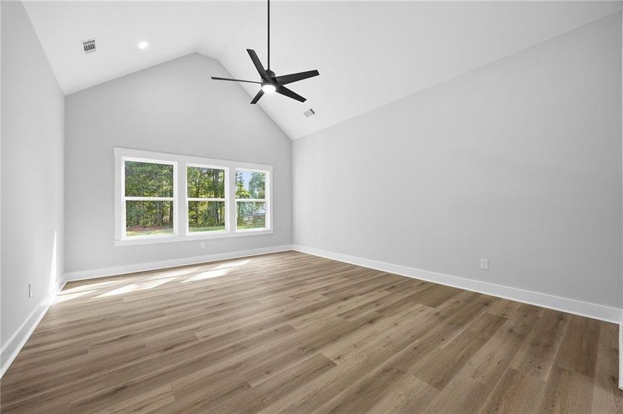 Spacious, unfurnished interior of a new home in , Jackson (Image 14).