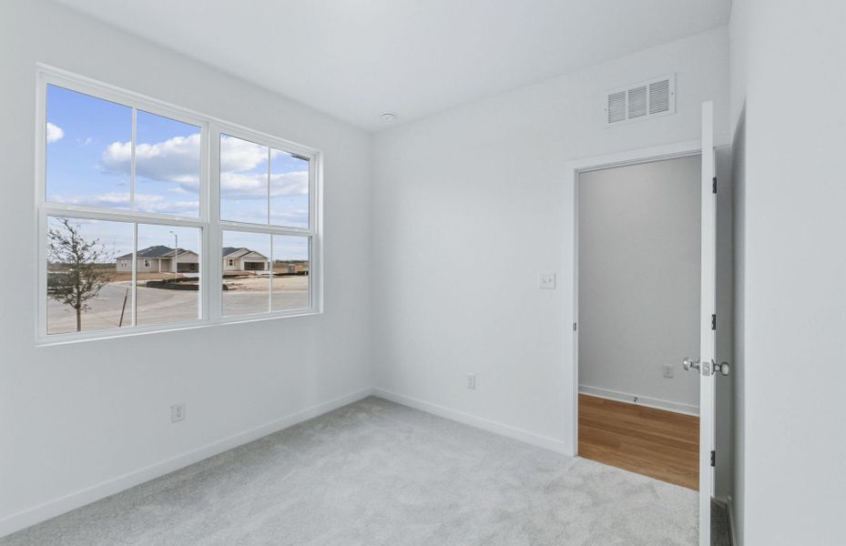 Spacious, unfurnished interior of a new home in Larson Crossing, Elgin (Image 15).