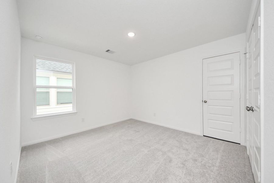 Spacious, unfurnished interior of a new home in Elyson, Katy (Image 43).