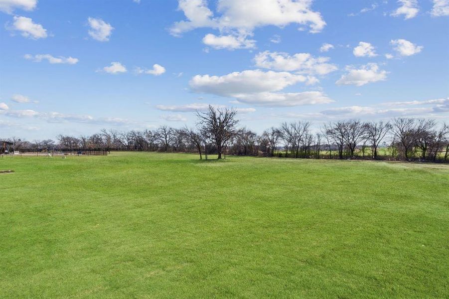 Natural landscape and outdoor views near Joshua Meadows in Joshua (Image 27).