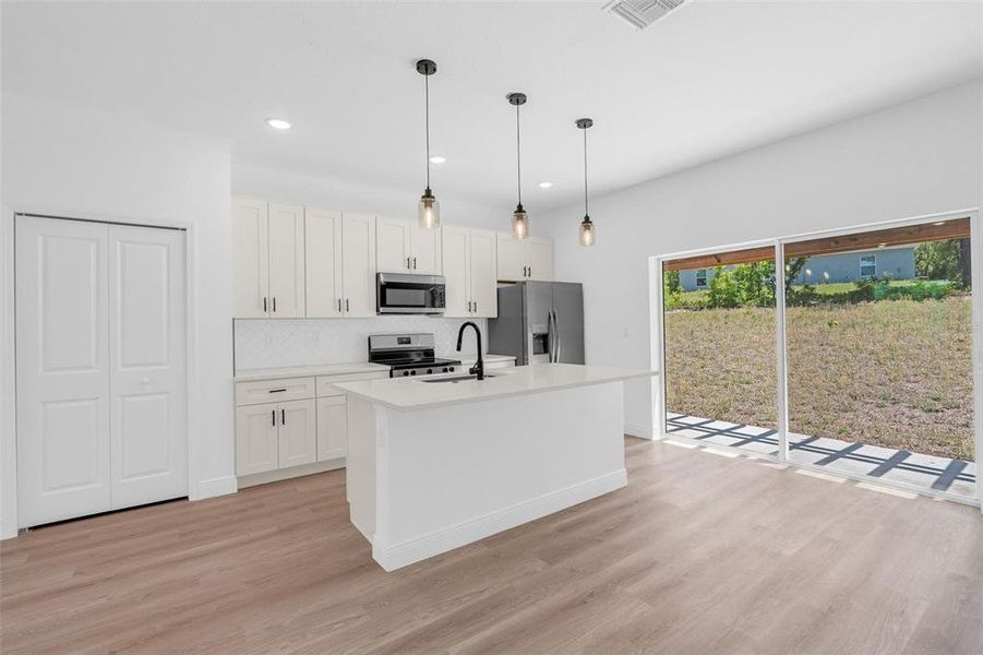Furnished interior view inside a new home in , Ocala (Image 7).