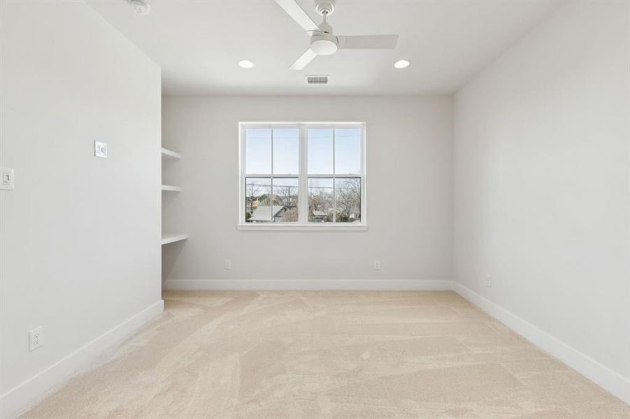 Spacious, unfurnished interior of a new home in , Roanoke (Image 29).