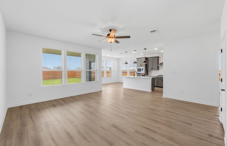 Spacious, unfurnished interior of a new home in Santa Rita Ranch, Liberty Hill (Image 47).