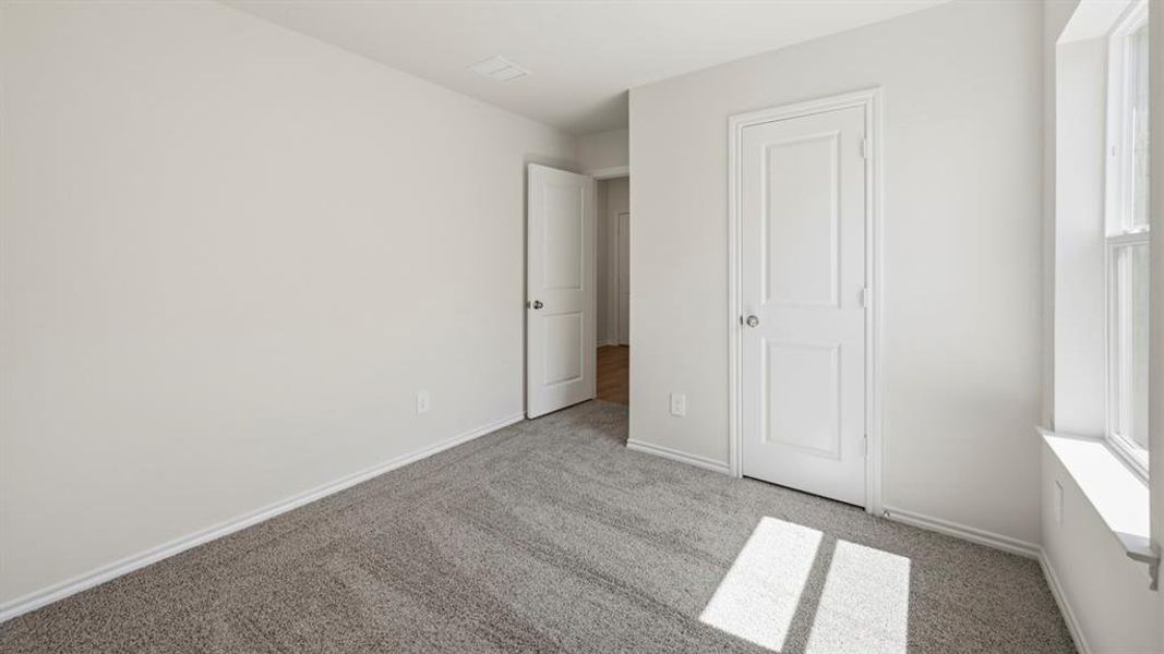 Spacious, unfurnished interior of a new home in Sweetwater Springs, Sherman (Image 25).