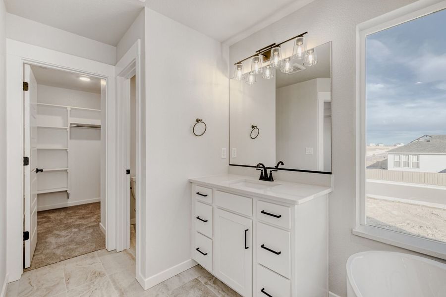 8022 Pennydale - Primary Bathroom