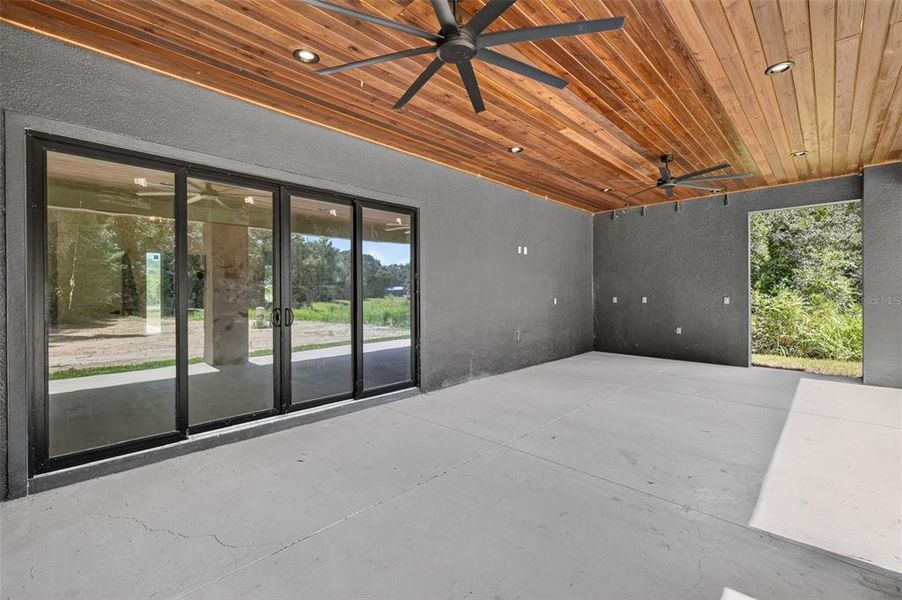 Exterior details and patio area of a home in , Ocklawaha (Image 33). Exterior details and patio area of a home in , Ocklawaha (Image 33).
