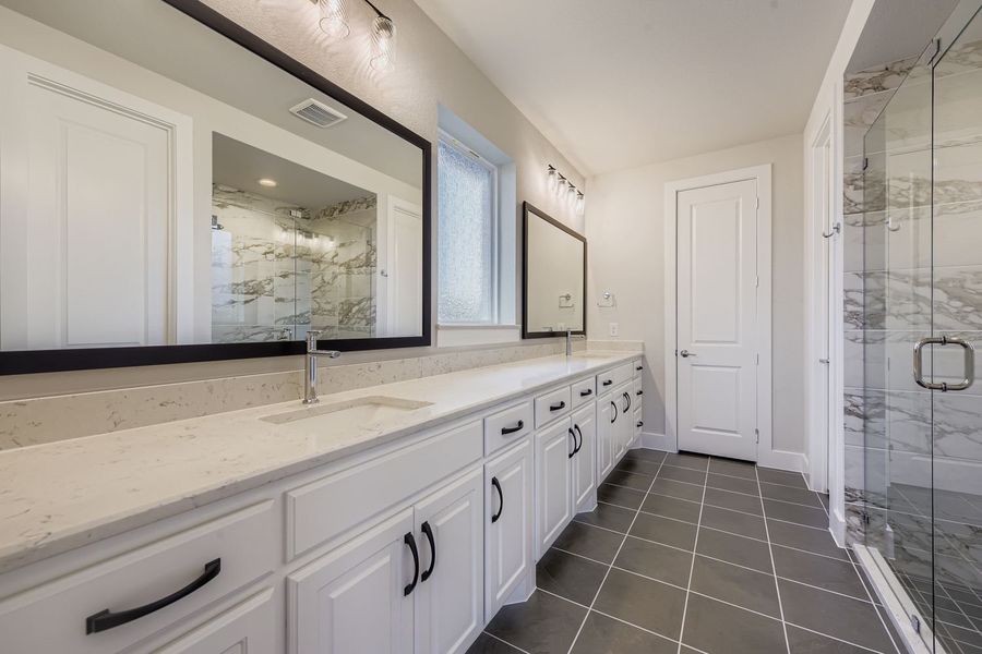 9016 Chestnut - Primary Bathroom