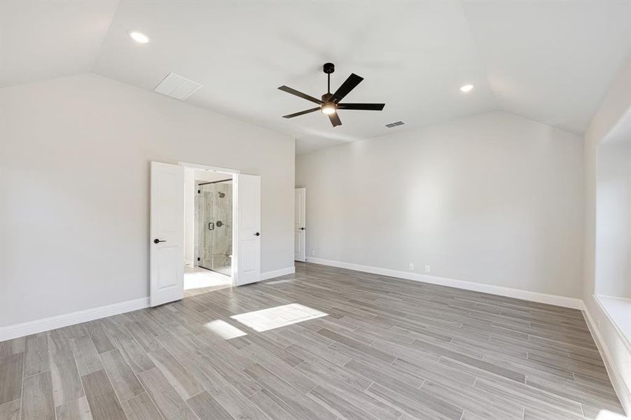 Spacious, unfurnished interior of a new home in Devonshire Classic 60-65, Forney (Image 32).