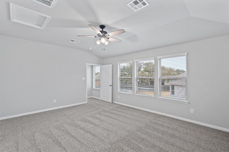 Spacious, unfurnished interior of a new home in Crescent Bluff, Georgetown (Image 30). Spacious, unfurnished interior of a new home in Crescent Bluff, Georgetown (Image 30).
