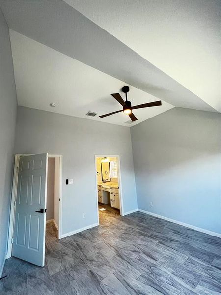 Spacious, unfurnished interior of a new home in , Granbury (Image 29).