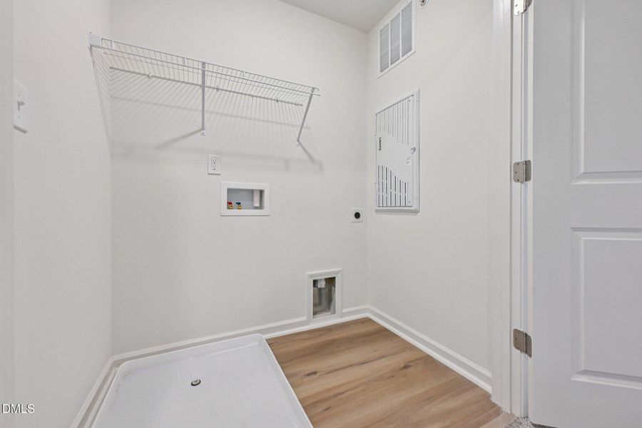 42-web-or-mls-Malbec Dr-S1102-042