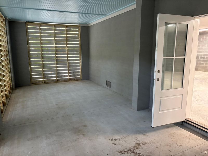 Spacious, unfurnished interior of a new home in , Seabrook Island (Image 43).