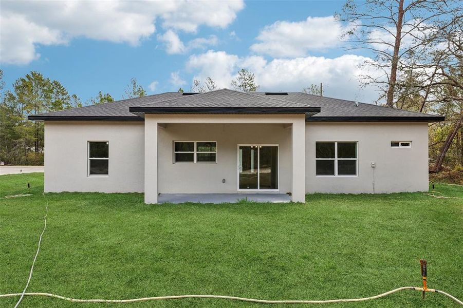 Exterior details and patio area of a home in , Ocklawaha (Image 21).