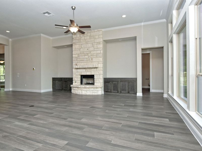 Representative unfurnished interior of a home built from the San Simeon II by Giddens Homes in Clearwater Ranch, Liberty Hill (Image 25).