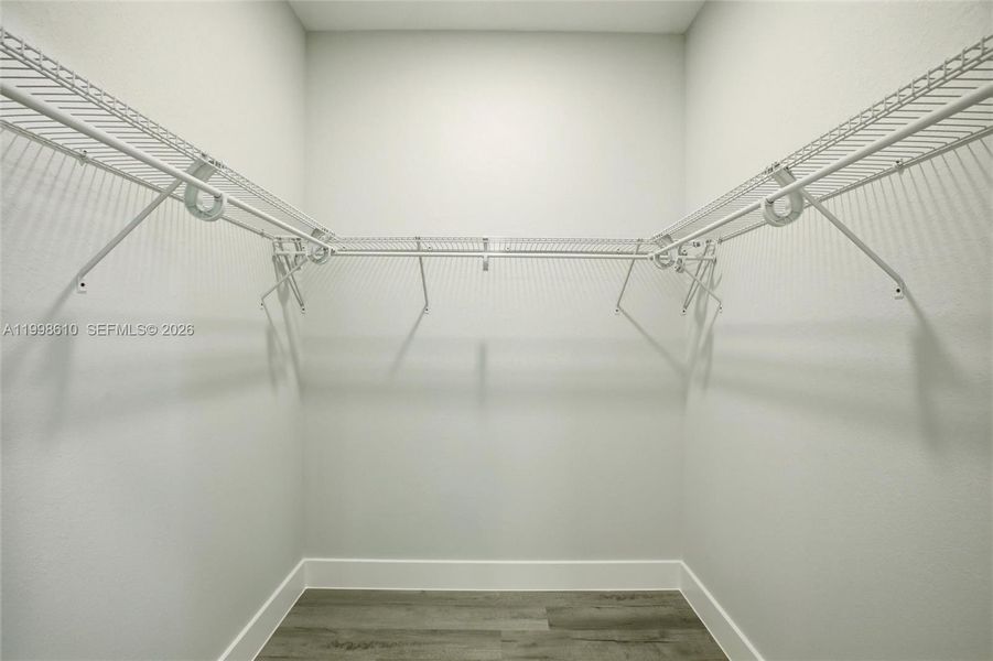 Spacious, unfurnished interior of a new home in , Lake Placid (Image 20).