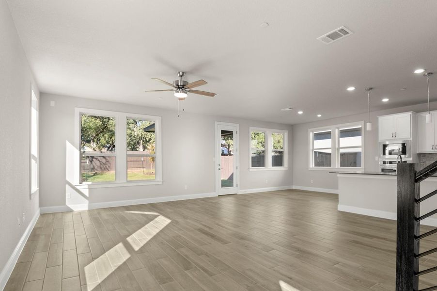Spacious, unfurnished interior of a new home in Clear Creek, Round Rock (Image 17).