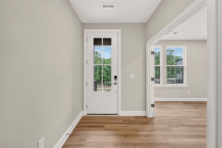 Spacious, unfurnished interior of a new home in Old Town Village, Waxhaw (Image 20). Spacious, unfurnished interior of a new home in Old Town Village, Waxhaw (Image 20).