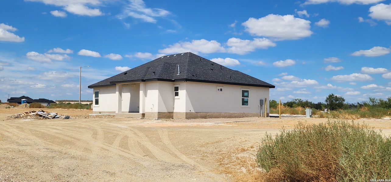 Exterior details and patio area of a home in , Eagle Pass (Image 12).
