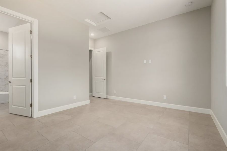 Spacious, unfurnished interior of a new home in Bellero Estates, Queen Creek (Image 34).