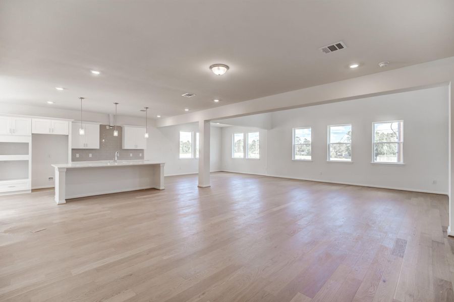 Spacious, unfurnished interior of a new home in Townsen Landing, Humble (Image 19).
