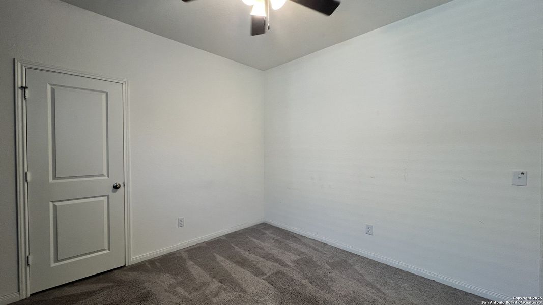 Spacious, unfurnished interior of a new home in Trails at Culebra, San Antonio (Image 12).