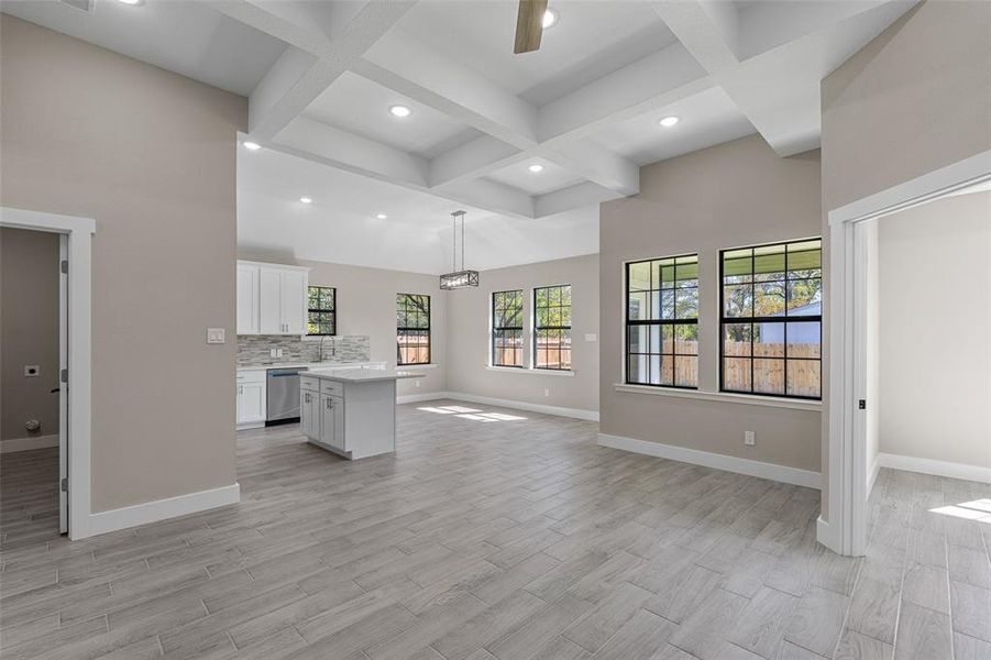 Spacious, unfurnished interior of a new home in , Granbury (Image 21).