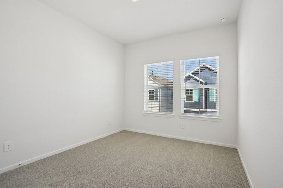 Spacious, unfurnished interior of a new home in Kemah Crossing - City Series, Kemah (Image 23).