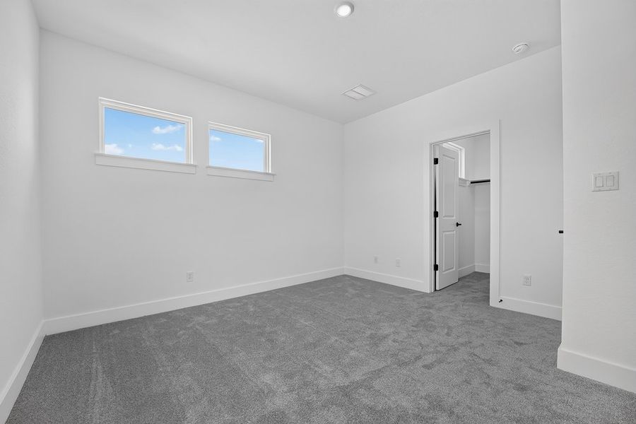 Spacious, unfurnished interior of a new home in Santa Rita Ranch, Liberty Hill (Image 28).