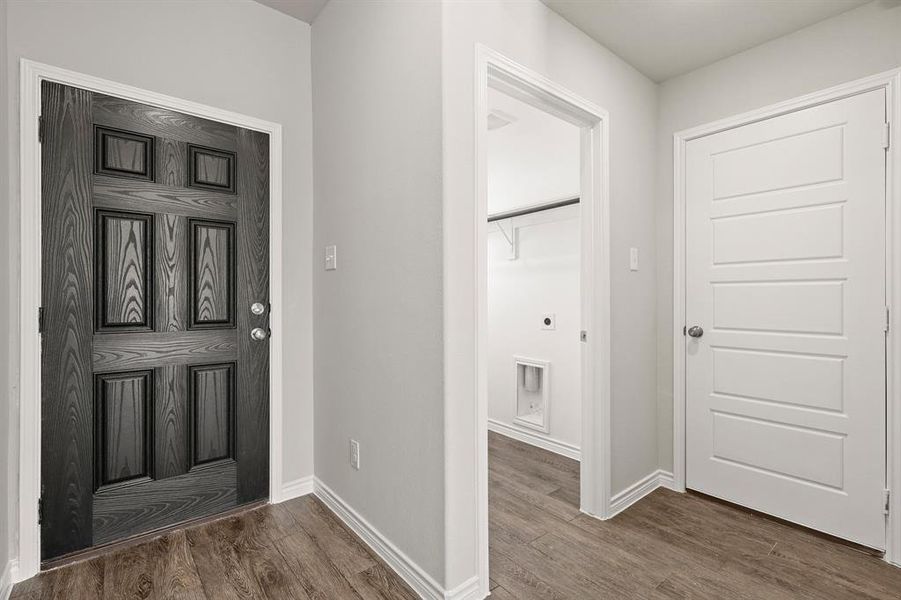 Spacious, unfurnished interior of a new home in Rocky Creek Crossing, Fort Worth (Image 31).