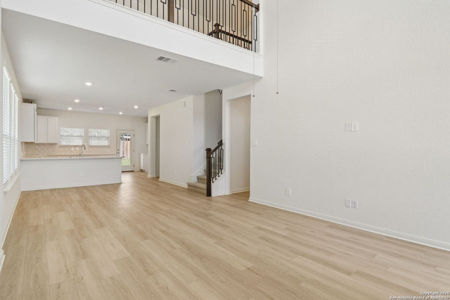 Spacious, unfurnished interior of a new home in Thomas Pond, San Antonio (Image 24). Spacious, unfurnished interior of a new home in Thomas Pond, San Antonio (Image 24).