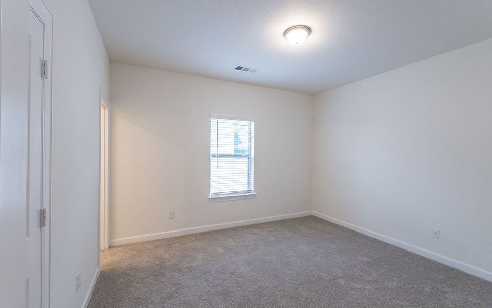 Spacious, unfurnished interior of a new home in Sonoma Verde, Rockwall (Image 16).