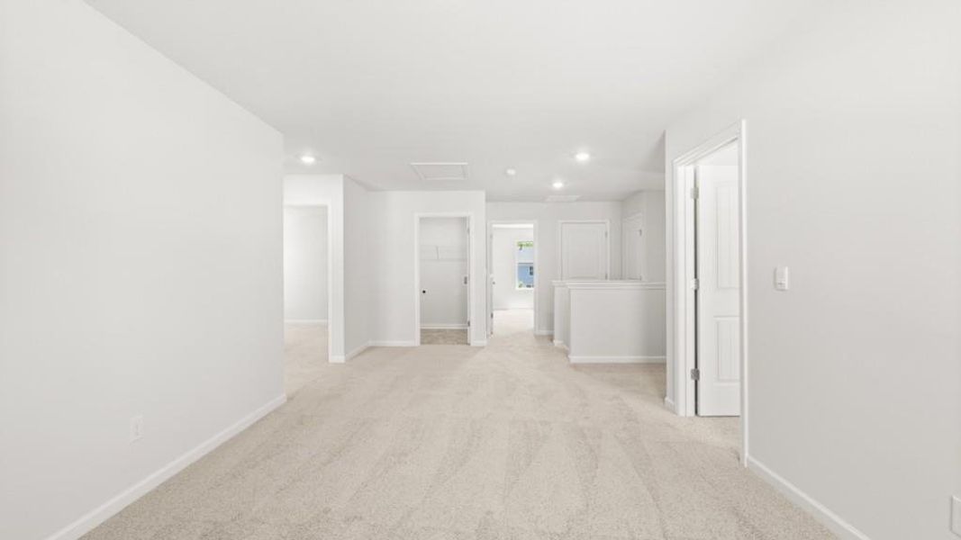 Spacious, unfurnished interior of a new home in Parkside at Carter Grove, Cartersville (Image 28).