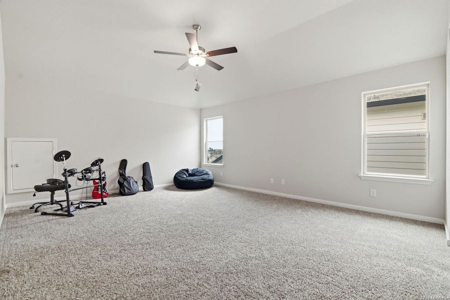 Spacious, unfurnished interior of a new home in Park Place, New Braunfels (Image 21). Spacious, unfurnished interior of a new home in Park Place, New Braunfels (Image 21).