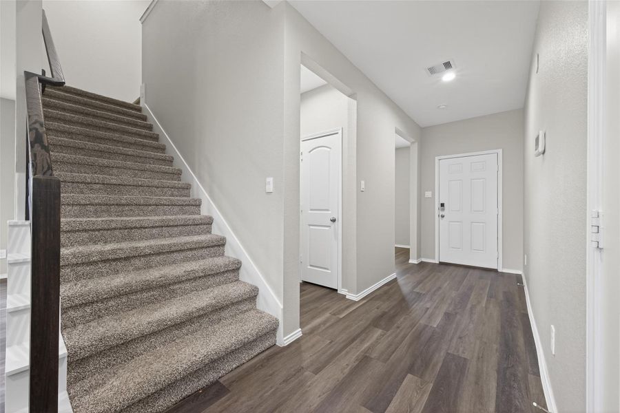 Spacious, unfurnished interior of a new home in Water Crest on Lake Conroe, Conroe (Image 44).