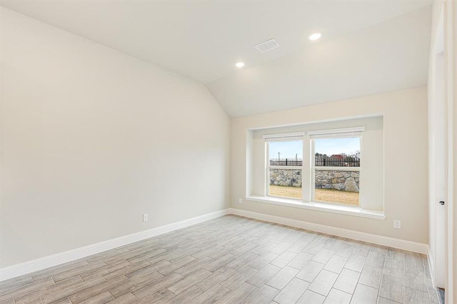 Spacious, unfurnished interior of a new home in Sunrise at Garden Valley, Waxahachie (Image 23).