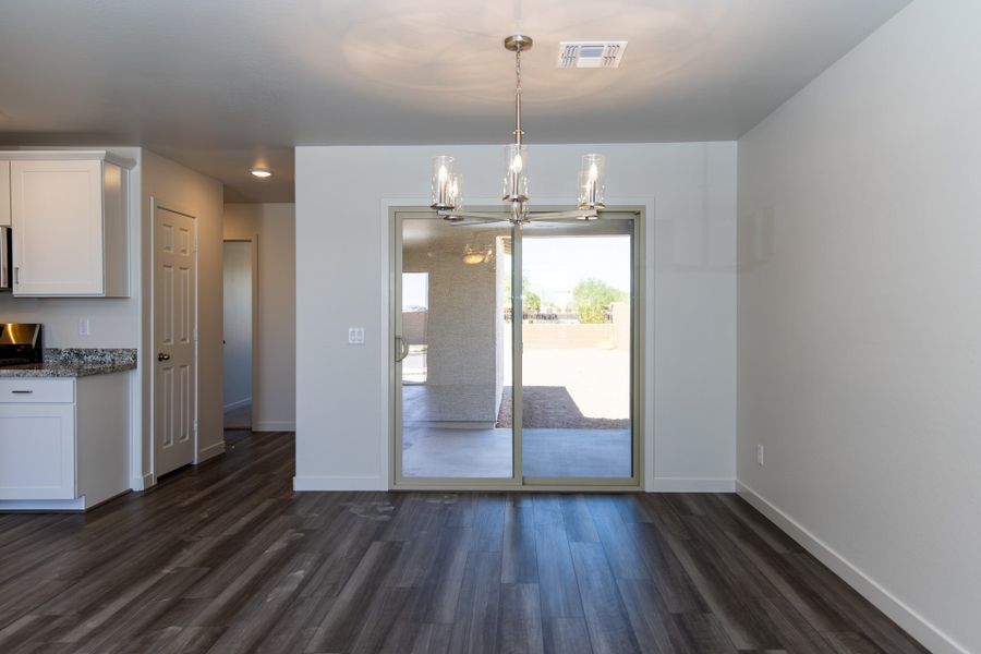 Spacious, unfurnished interior of a new home in Rancho Santa Rosa, Maricopa (Image 17).