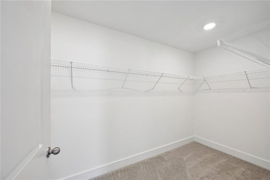 Spacious, unfurnished interior of a new home in , Atlanta (Image 17).