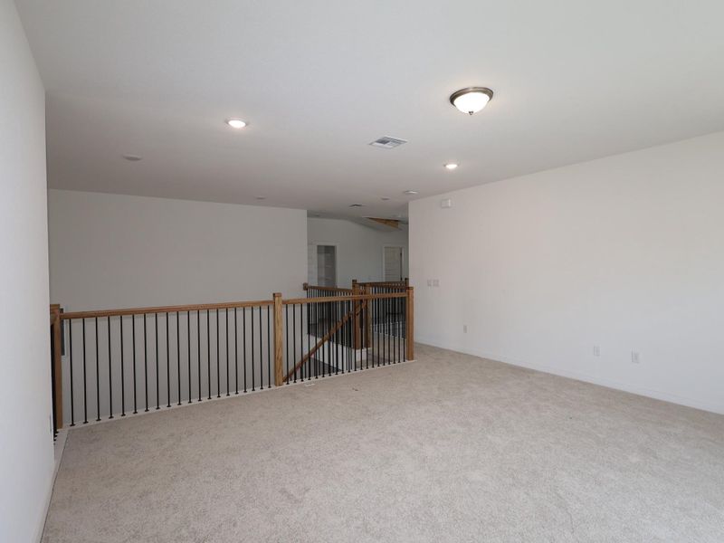 Spacious, unfurnished interior of a new home in Edgewood, Leander (Image 7).