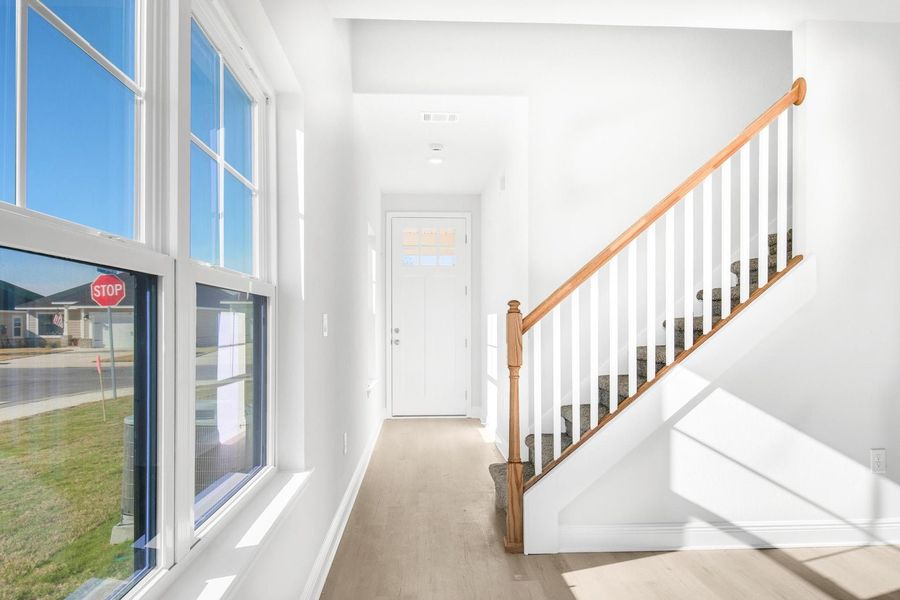 Spacious, unfurnished interior of a new home in The Bluffs at Lafayette, Freeport (Image 12).