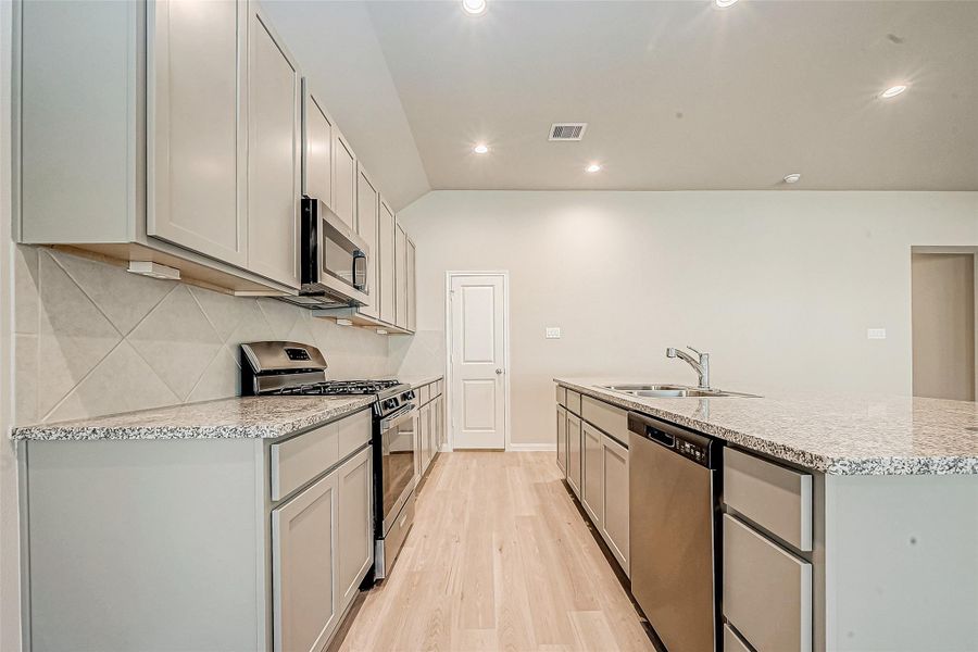 Image 33 of a home in King Oaks Village.