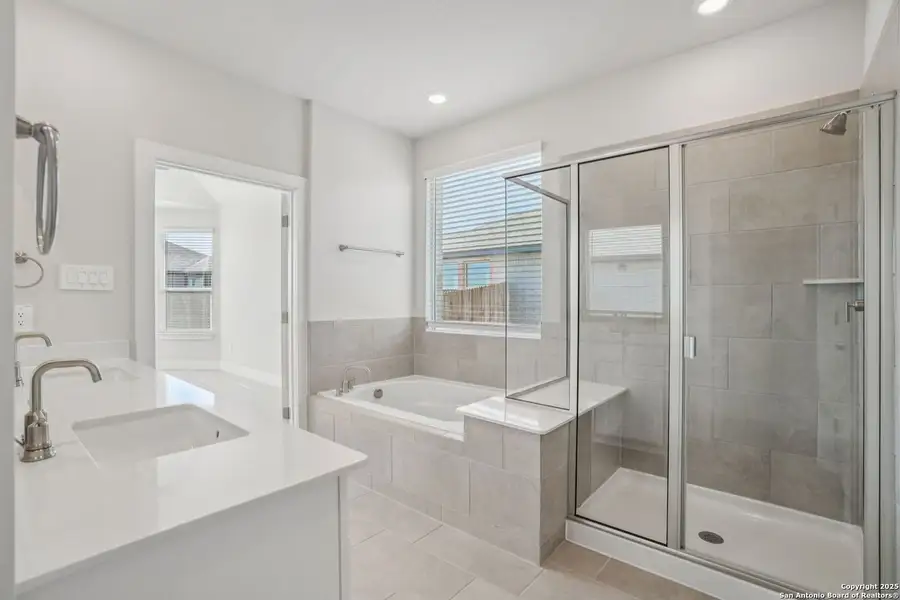 Furnished interior view inside a new home in Carmel Ranch, Schertz (Image 8).